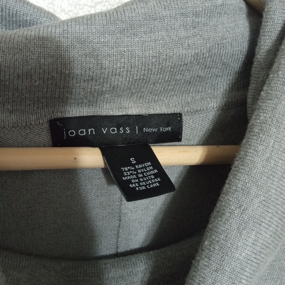 JOAN VASS NY long sleeve gray cowl neck top NWOT - Picture 4 of 6